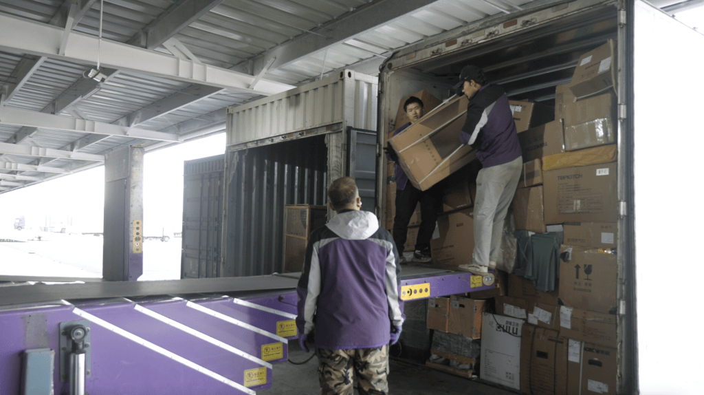 財經(jīng)聚焦丨共享電商發(fā)展紅利——“包郵區(qū)”服務(wù)升級持續(xù)“西進(jìn)”觀察